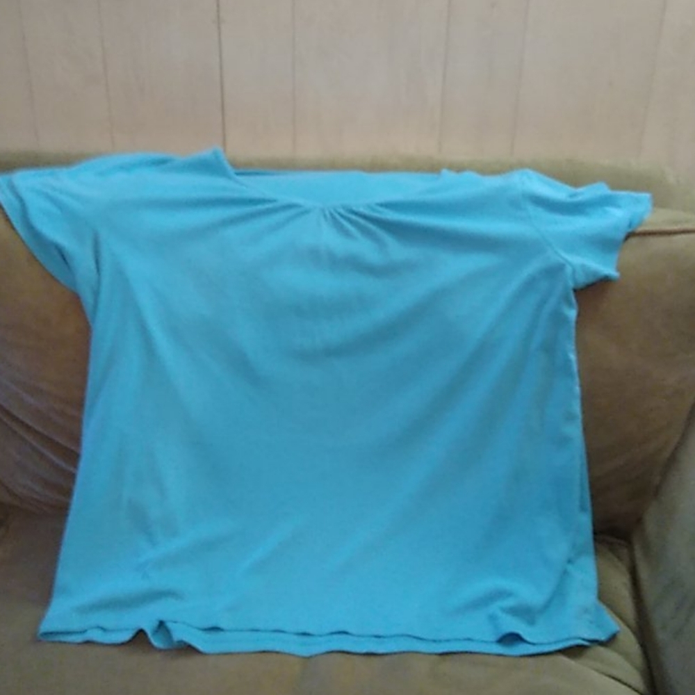Cato short sleeve size 26/28W